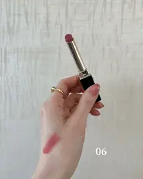 スック 「ベルベット フィット リップスティック 06」　レビュー