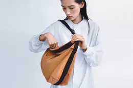 ユニクロ ユー 2026年春夏コレクション シャツとバッグコーデ