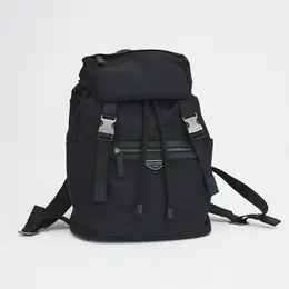 人気ブランドの通勤バッグにA4書類＆PCほか通勤アイテム全部入れてみた（写真）_1_2