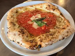 中目黒にある「聖林館」のマリナーラ。