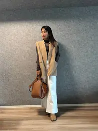 ブラウンコーデ ジレコーデ 休日コーデ