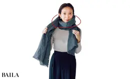 顔が隠れるくらい高さを出して ややきつめに首に一周