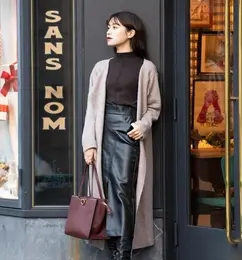 ニットガウン前開けスタイル