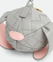 ボッテガ・ヴェネタ イントレチャートナッパレザーのバニー ファスナー付きコインパース 