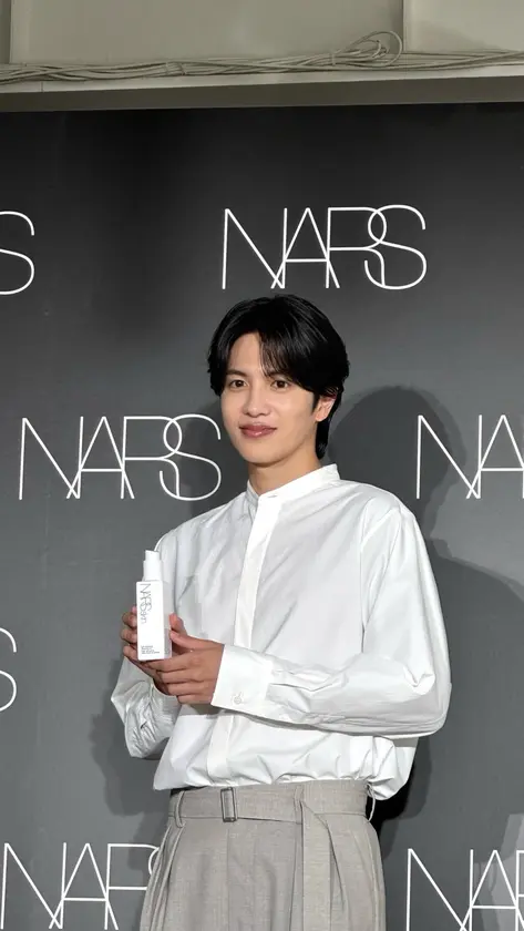 志尊淳さんが、「NARS」新商品発表会に登壇！ 